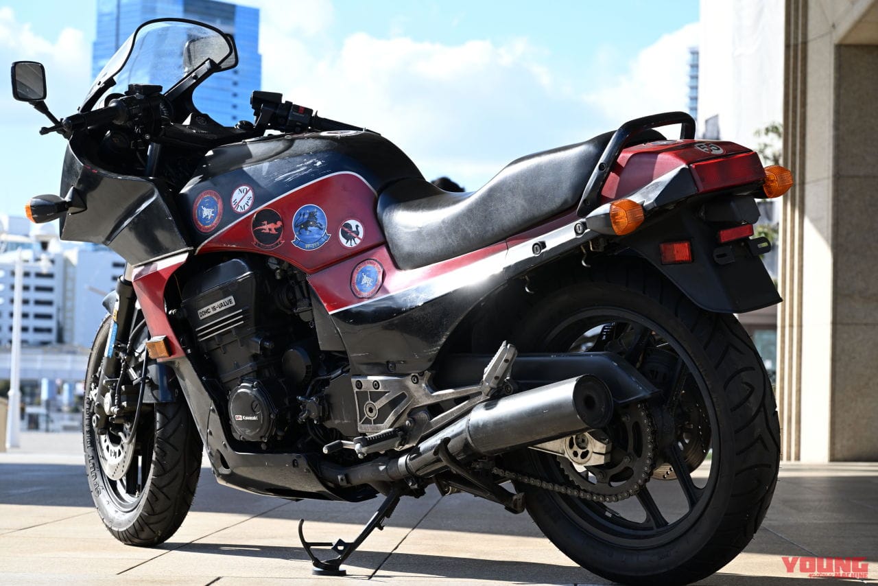 トップガン マーヴェリック|GPZ900R|トップガン「GPZ900R」は転倒歴があった!? エイジング処理だけじゃない傷やヤレ感の再現がハンパない!