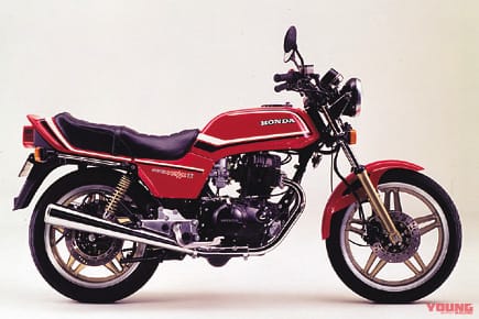 ホンダ SUPER HAWK III|「市販車初の集合マフラー」カフェレーサーの金字塔:1974ホンダCB400フォア【あの素晴らしい名車をもう一度】