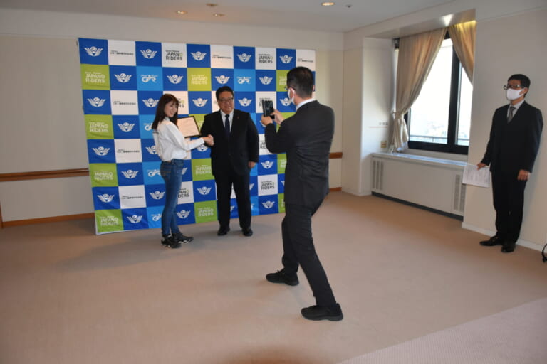 ジャパンライダーズ|日本二輪車普及安全協会|安全・安心・快適を目指して!! “梅ちゃん”が来年も「ジャパンライダーズ」のアンバサダーを務めるぞ