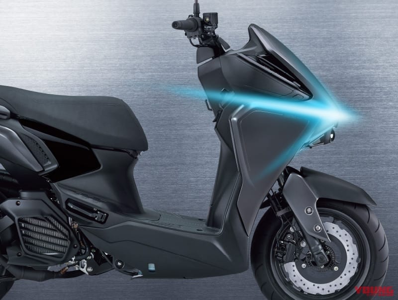 |ヤマハが台湾で発表したスクーター「AUGUR」が凄い! コーナリングライト装備、色温度も変更可能