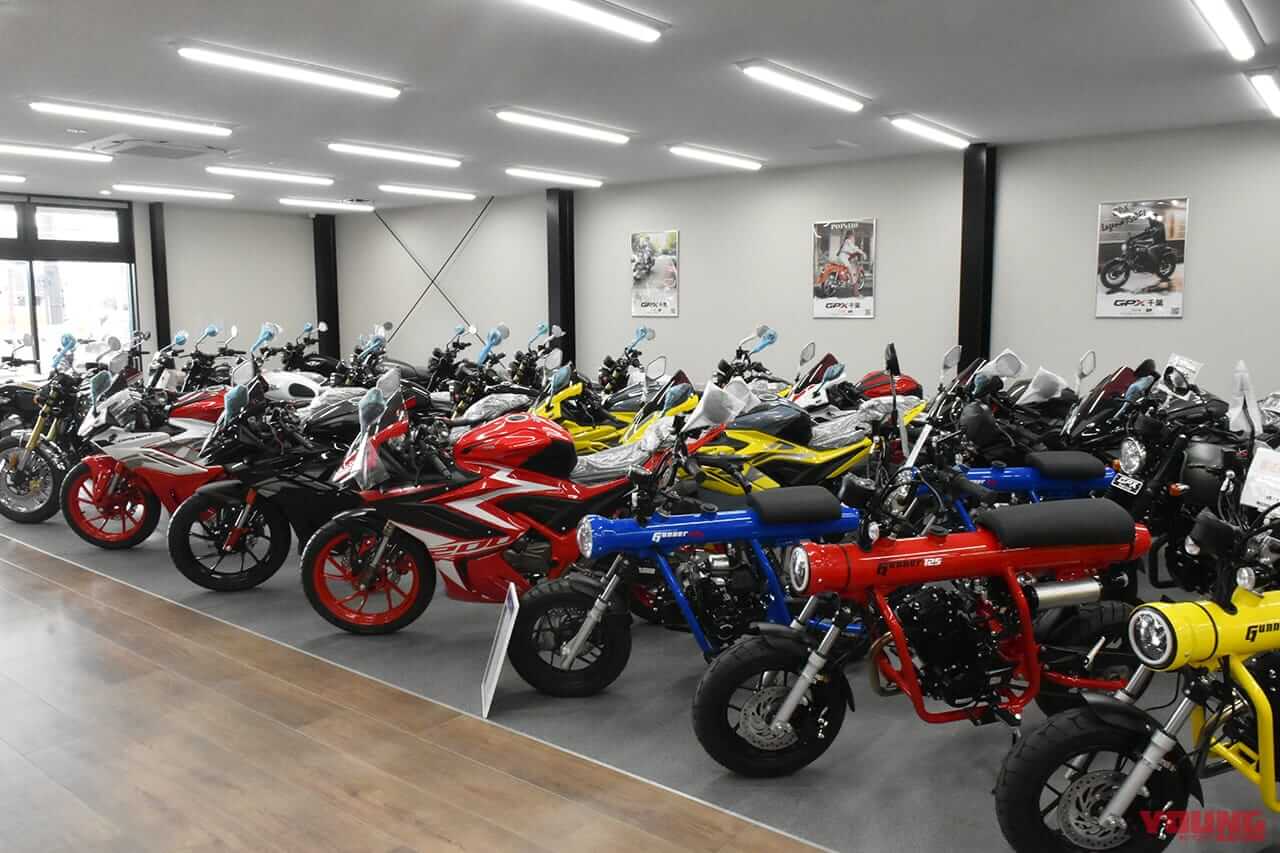 展示スペース|【GPX千葉の新店舗オープン!】お披露目イベントではGPXジャパン社長が「今までにない新型車を3月に発表」と明言!