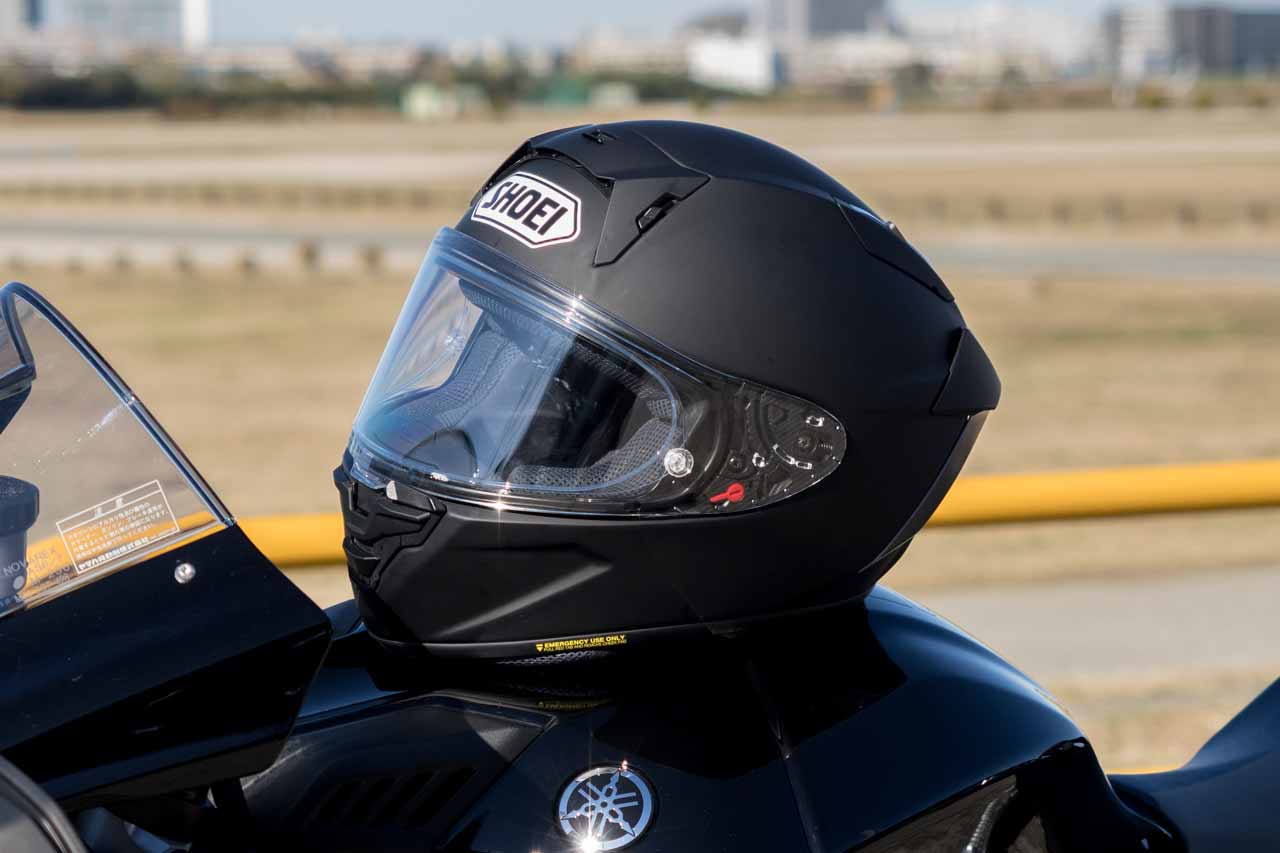 SHOEI X-15 最速レビュー！新しいフラッグシップヘルメットの性能とは？│WEBヤングマシン｜新車バイクニュース