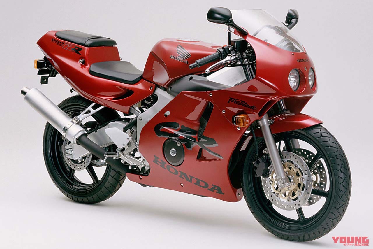 |34年前のホンダ「CBR250RR」をボロボロの状態から復元! 4気筒250ccの金字塔・MC22が蘇る