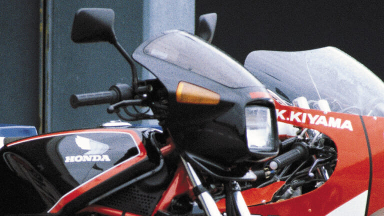 82-]ホンダ VT250F：本気で挑んだ”打倒2スト”【青春名車オールスターズ】│WEBヤングマシン｜新車バイクニュース