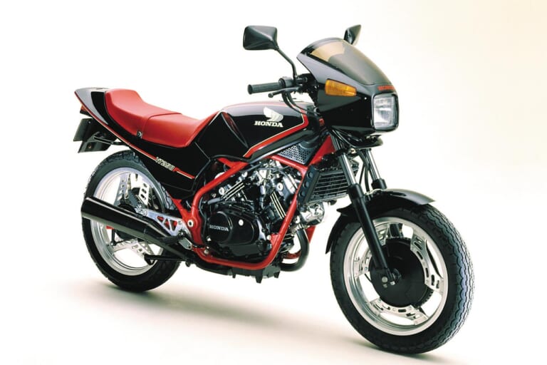 ホンダVT250F|「ヤマハRZ250に勝て! 」1982ホンダVT250F:打倒2ストを誓った4ストVツイン【あの素晴らしい名車をもう一度】
