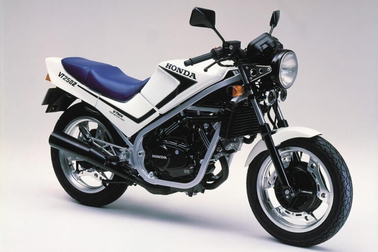 ホンダVT250Z|「ヤマハRZ250に勝て! 」1982ホンダVT250F:打倒2ストを誓った4ストVツイン【あの素晴らしい名車をもう一度】