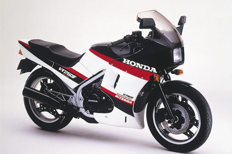 ホンダVT250F INTEGRA|「ヤマハRZ250に勝て! 」1982ホンダVT250F:打倒2ストを誓った4ストVツイン【あの素晴らしい名車をもう一度】