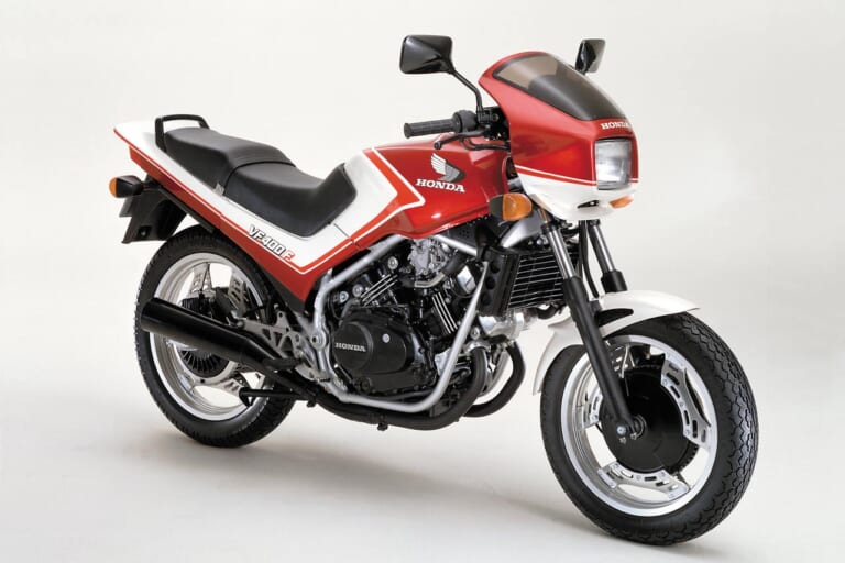 ホンダ VF400F|「ヤマハRZ250に勝て! 」1982ホンダVT250F:打倒2ストを誓った4ストVツイン【あの素晴らしい名車をもう一度】
