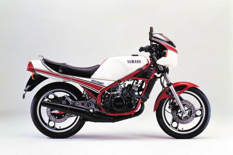 ヤマハ RZ250R|「みんな、2ストに恋をした」1980ヤマハRZ250/350:バイク史を塗り替えたナナハンキラー【あの素晴らしい名車をもう一度】