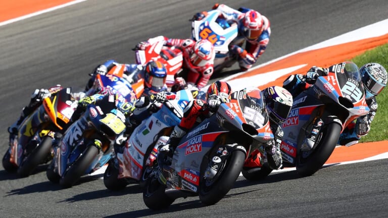 【トライアンフがカーボンニュートラル燃料の開発チームを設置】Moto2は2027年までに100％非化石由来のカーボンニュートラル燃料に移行！