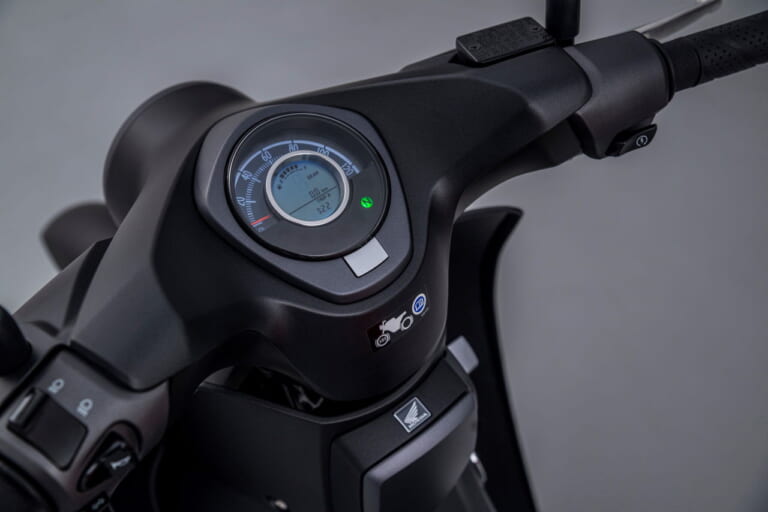 ホンダ|スーパーカブC125|2022年モデル|欧州仕様|待望のマットグレー! ホンダ「スーパーカブC125」2023年モデルは2/16発売