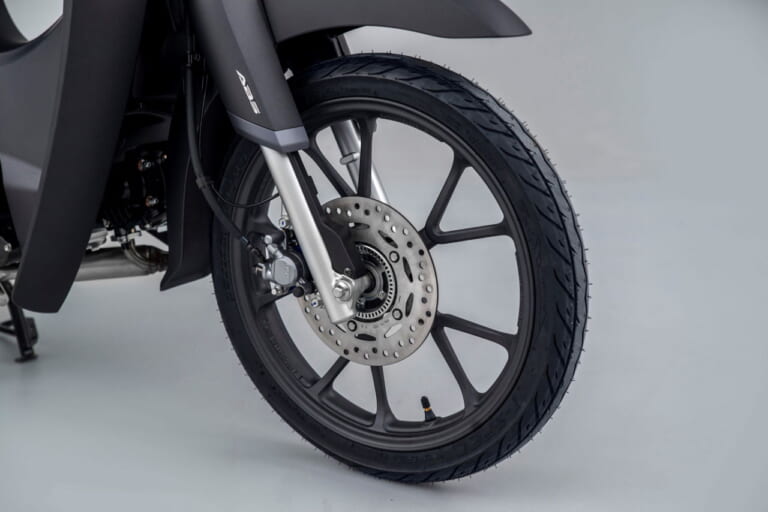 ホンダ|スーパーカブC125|2022年モデル|欧州仕様|待望のマットグレー! ホンダ「スーパーカブC125」2023年モデルは2/16発売