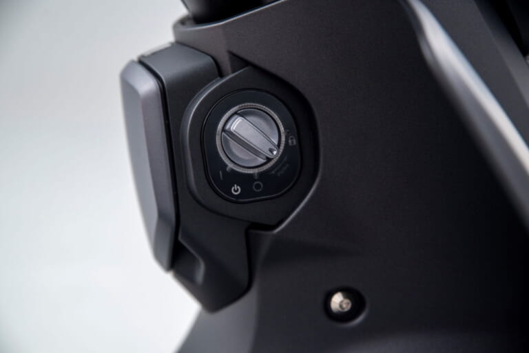 ホンダ|スーパーカブC125|2022年モデル|欧州仕様|待望のマットグレー! ホンダ「スーパーカブC125」2023年モデルは2/16発売