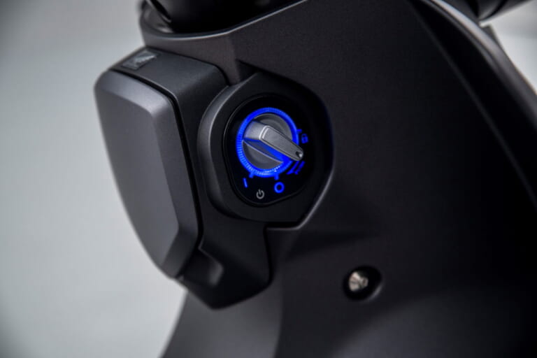 ホンダ|スーパーカブC125|2022年モデル|欧州仕様|待望のマットグレー! ホンダ「スーパーカブC125」2023年モデルは2/16発売