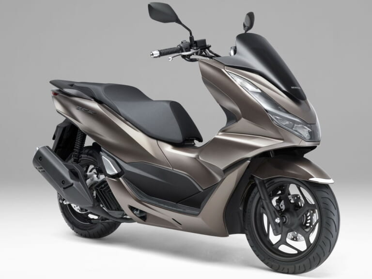 ホンダ|PCX|【2024年8月版】125ccスクーターおすすめ11選! 原付二種は通勤にも最強で、AT限定免許は最短2日で取得可能!