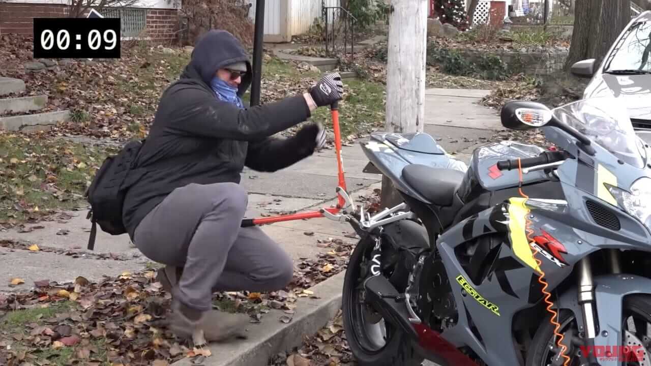 |【盗んでみた】バイクの盗難防止グッズ、破壊してみた! アメリカ発の過激動画? 実は感動回!