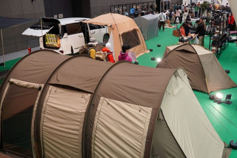 ツールームテント|ワークマンが「パワースーツ」と「冷暖房・着るエアコン」を発表!! 来年2月まで267アイテムの価格据え置きも決定