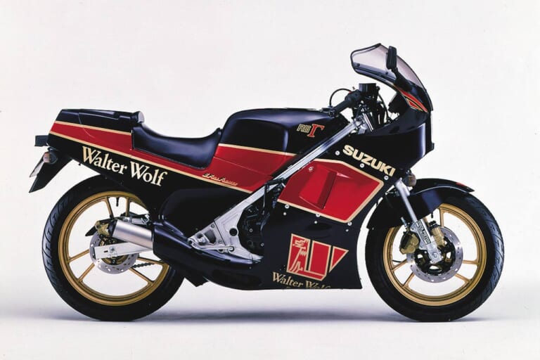 スズキ RG250Γ|「カウル&セパハンの先駆け! 」2ストレーサーレプリカの代名詞:1983スズキRG250Γ(ガンマ)【あの素晴らしい名車をもう一度】