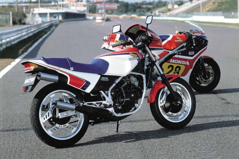 ホンダ MVX250F|「レーサー“RS”と同時開発」WGPの興奮がそのままに:1984ホンダNS250R【あの素晴らしい名車をもう一度】
