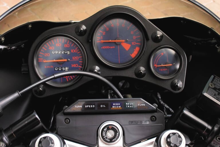 ホンダ NS250R|「レーサー“RS”と同時開発」WGPの興奮がそのままに:1984ホンダNS250R【あの素晴らしい名車をもう一度】