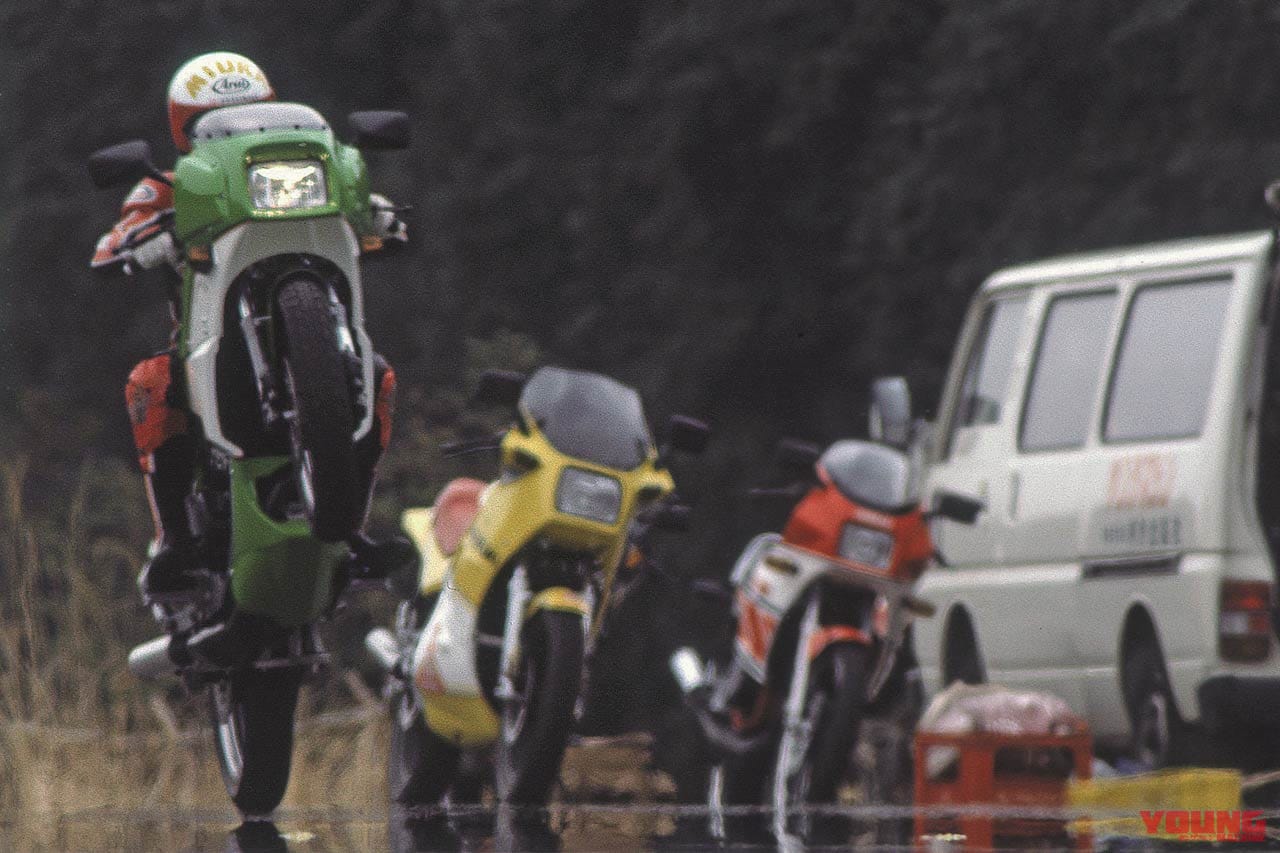 |「唯一のタンデムツイン(前後2気筒)」栄光のチャンピオンレプリカも:1984カワサキKR250/S【あの素晴らしい名車をもう一度】
