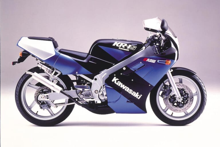 カワサキ KR-1S|「唯一のタンデムツイン(前後2気筒)」栄光のチャンピオンレプリカも:1984カワサキKR250/S【あの素晴らしい名車をもう一度】