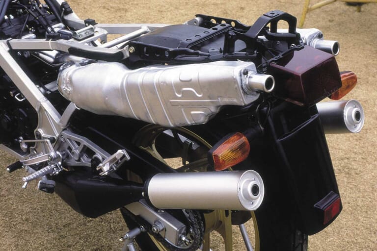 ヤマハ RZV500R|「究極のレーサーレプリカ!」1984ヤマハRZV500R:気分はケニーのYZRだった【あの素晴らしい名車をもう一度】