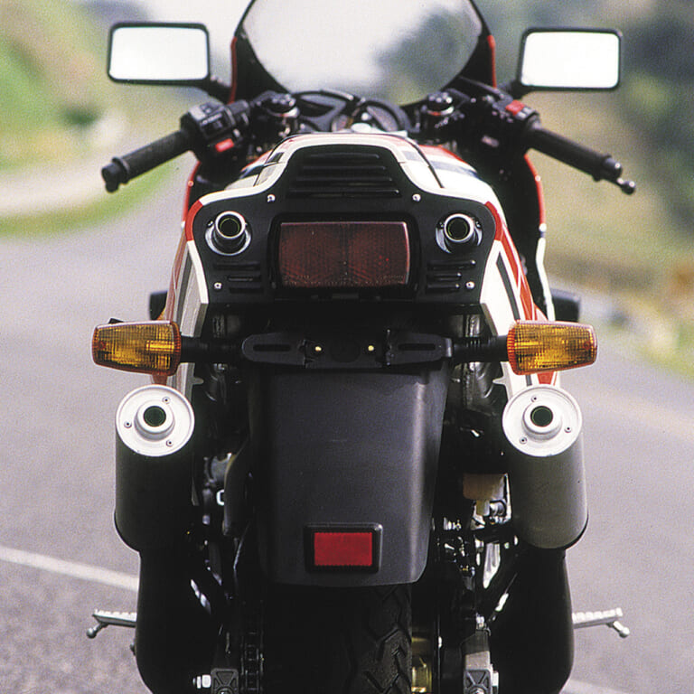 ヤマハ RZV500R|「究極のレーサーレプリカ!」1984ヤマハRZV500R:気分はケニーのYZRだった【あの素晴らしい名車をもう一度】