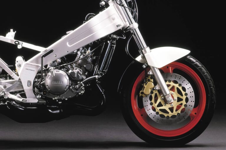ヤマハ TZR250|「ハンドリングのヤマハ」誕生:起死回生のTZレプリカ、1985ヤマハTZR250/R【あの素晴らしい名車をもう一度】