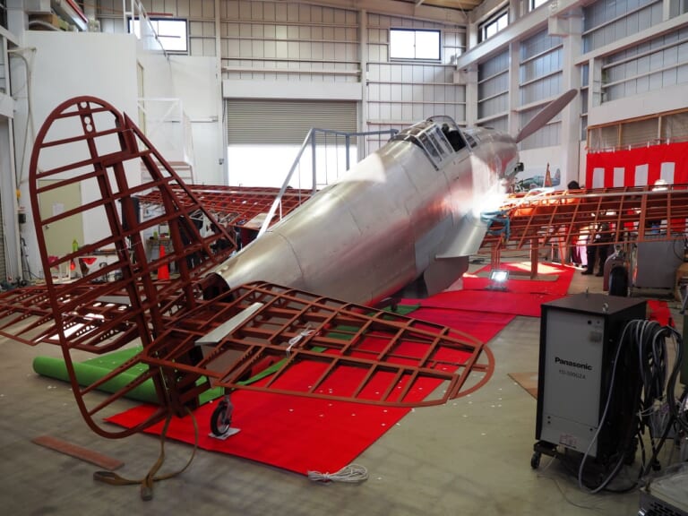 川﨑　三式戦闘機　キ61　飛燕　実物大展示模型