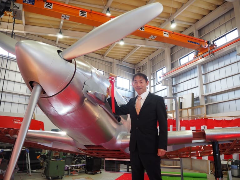 ドレミコレクション 代表 武浩さん|ドレミコレクションが復元中の「三式戦闘機・飛燕」が鋲打式/安全祈願祭を開催!