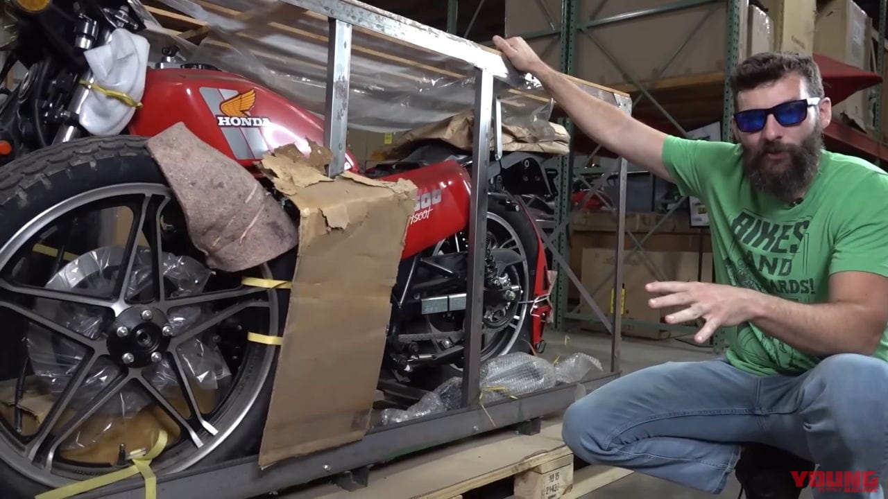 |42年前のホンダのバイクを『箱入り新車』のままゲット! “フラットトラック”の名の赤いマシンが蘇る