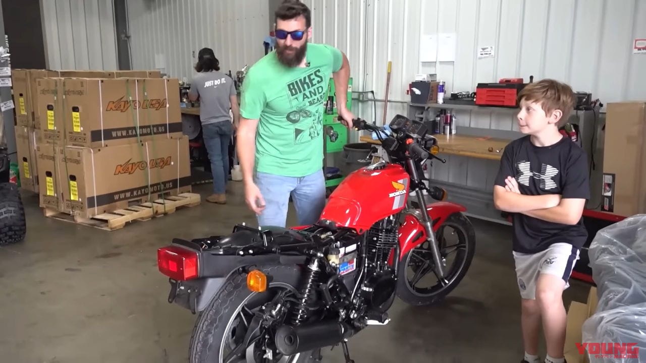 |42年前のホンダのバイクを『箱入り新車』のままゲット! “フラットトラック”の名の赤いマシンが蘇る