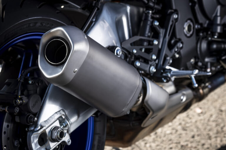 ヤマハMT-10SP ABS|サイレンサー|ヤマハMT-10SP ABS試乗インプレッション【強心臓が手中に。究極の電子制御】