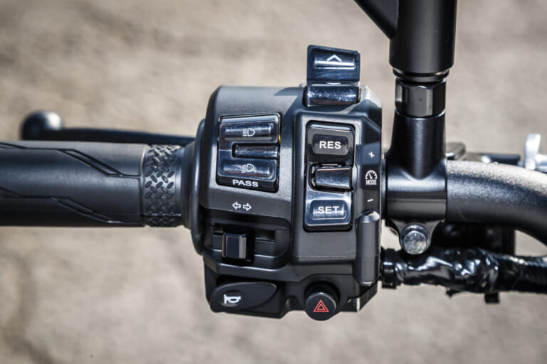 ヤマハMT-10SP ABS|左スイッチボックス|ヤマハMT-10SP ABS試乗インプレッション【強心臓が手中に。究極の電子制御】