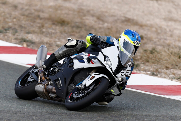BMW S1000RR|これは速過ぎる! BMW S1000RR 試乗インプレッション【ハイパフォーマンス極まるのに扱いやすい】
