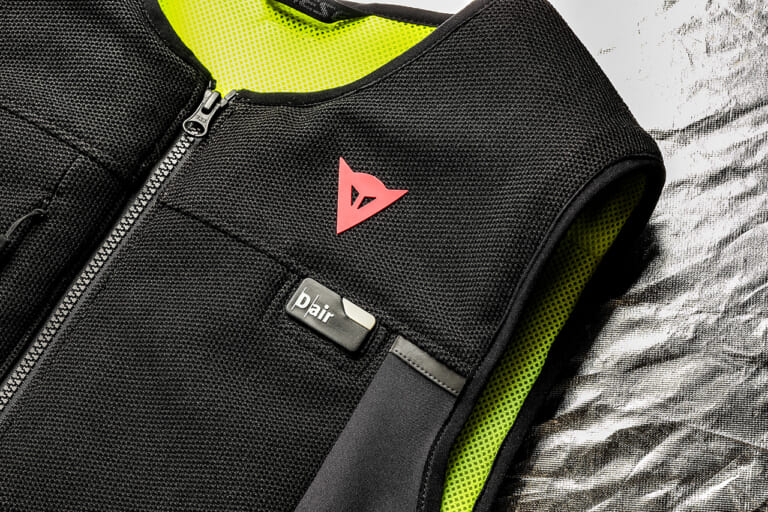 ダイネーゼ スマートジャケット|警視庁の白バイ隊が採用!! ワイヤレスエアバッグシステム〈ダイネーゼ スマートジャケット〉