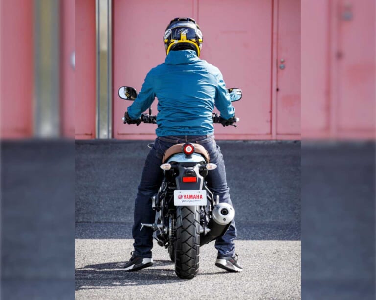 ヤマハ|XSR125|【XSR125、YZF-R125/R15、MT-125詳報】ヤマハ125軍団のカラバリ判明、ライポジ&足着きが最もラクなのは……?