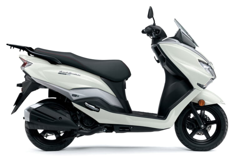 2024 SUZUKI BURGMAN STREET125EX パールミラージュホワイト|スズキ バーグマンストリート125EX〈いま国内で買える新型バイクカタログ|原付二種(125-51cc)〉