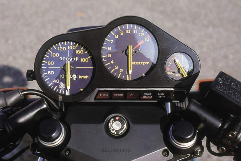 ホンダ CBR400F|「CBRはここから始まった」1983ホンダCBR400F:最後のホンダ空冷スポーツ【ニッポン旧車列伝】