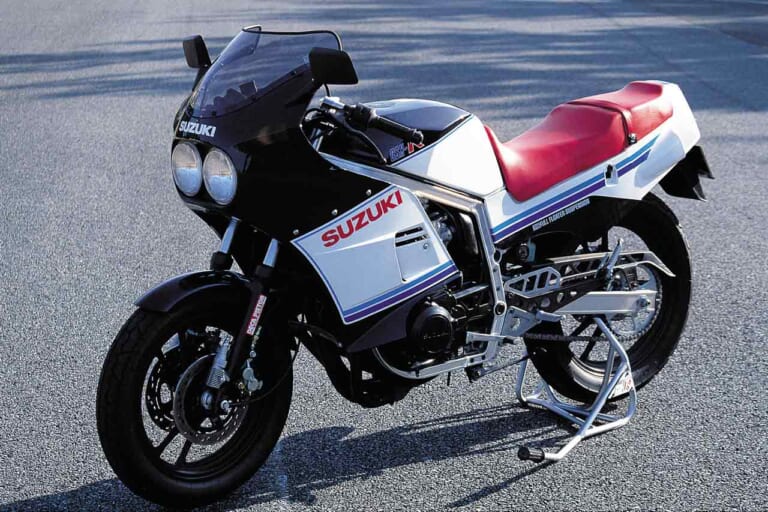 スズキ GSX-R|「ウマい奴しか乗れない」1984スズキGSX-R:4ストレプリカ時代の口火を切った金字塔【ニッポン旧車列伝】