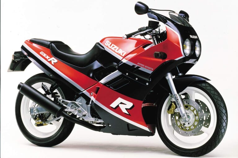 スズキ GSX-R250|「超ショートストローク250cc直4」1987スズキGSX-R250:過激さマシマシのR250Rも【ニッポン旧車列伝】