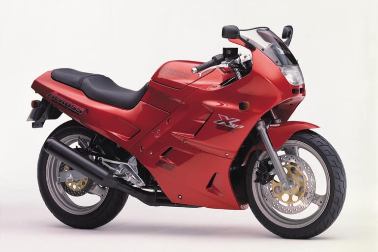 スズキ ACROSS|「超ショートストローク250cc直4」1987スズキGSX-R250:過激さマシマシのR250Rも【ニッポン旧車列伝】