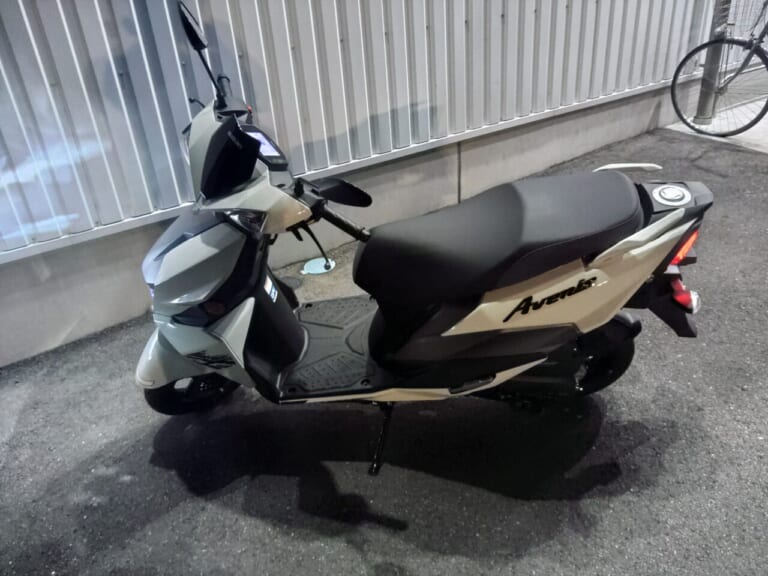 アヴェニス125 外観|【新車バイク4台 モニターレポート】スズキ・アヴェニス125編:その1