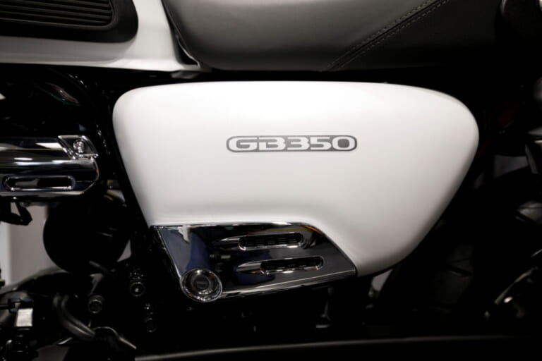 ホンダ|GB350|2023年モデル|「GB350カフェ」発見?! 大阪MCショーに新型ホンダGBとアクセサリー装着車が見参!