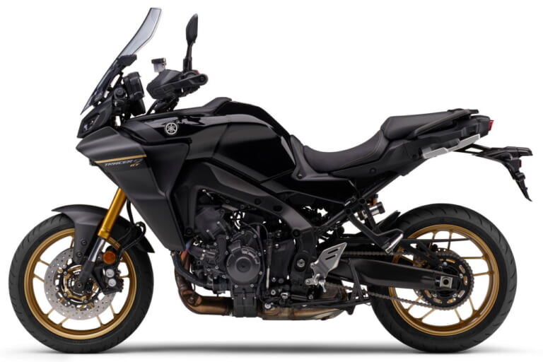 ヤマハ|トレーサー9 GT|2023年モデル|150万円切りをキープしてヤマハ「トレーサー9 GT」の2023年モデルが登場! モノクローム調に金のホイール&フォークで質感を表現