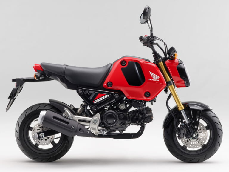 ホンダ|グロム|2023年モデル|ホンダ「グロム」にニューカラー登場! 赤いウイングマークのアステロイドブラックメタリックが新鮮 令和2年排出ガス規制にも適合