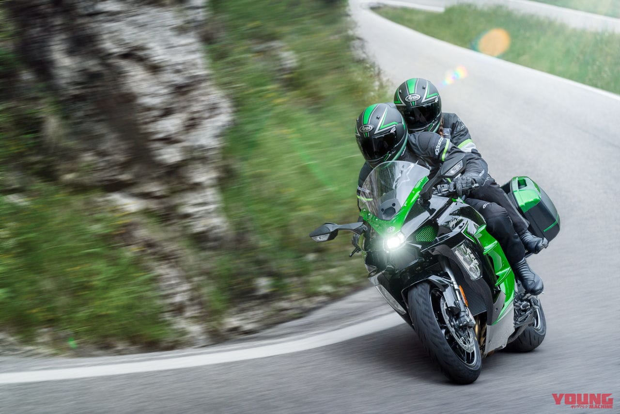 |カワサキ「ニンジャH2 SX/SE」がオートハイビームを新装備して4/8発売! 過給機ツアラーがさらに隙なく進化