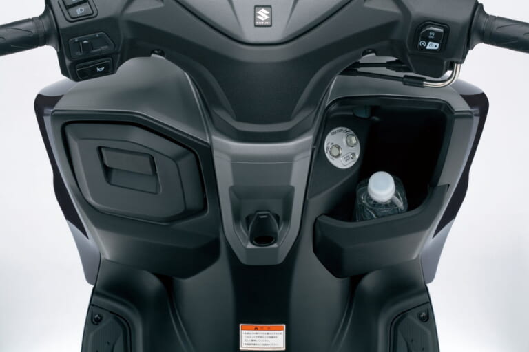 スズキ|バーグマンストリート 125EX|2023年モデル|スズキ新型車「バーグマンストリート125EX」国内発売決定! LEDヘッドライトやUSBソケット装備で31万7900円