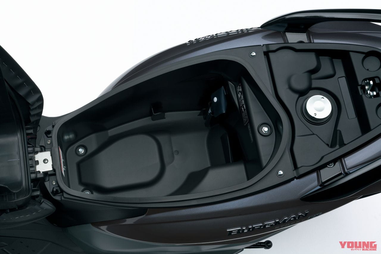 スズキ|バーグマンストリート 125EX|2023年モデル|スズキ新型車「バーグマンストリート125EX」国内発売決定! LEDヘッドライトやUSBソケット装備で31万7900円